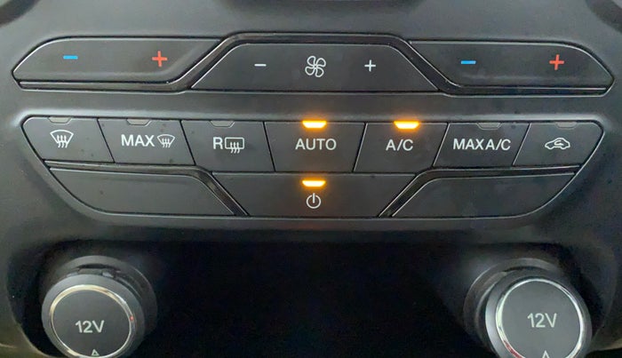 2018 Ford Endeavour 3.2l 4X4 AT Titanium, Diesel, Automatic, 35,286 km, Automatic Climate Control