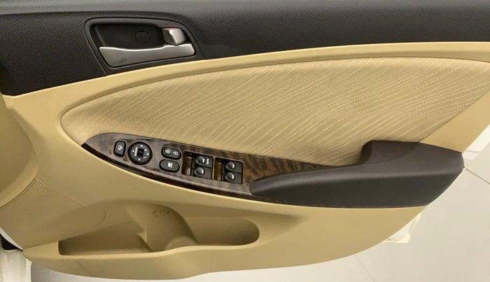 2016 Hyundai Verna 1.6 VTVT SX AT, Petrol, Automatic, 12,693 km, Driver Side Door Panels Control