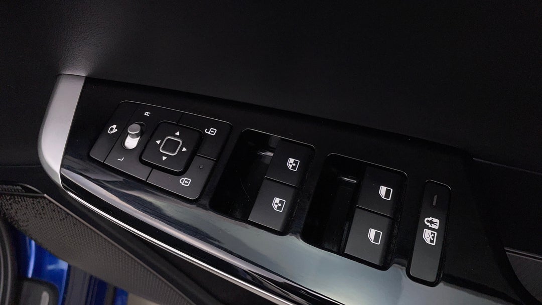 Drivers Side Door Panel Controls