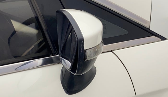 2016 Ford Ecosport TITANIUM 1.5L DIESEL, Diesel, Manual, 97,433 km, Right rear-view mirror - Indicator light has minor damage
