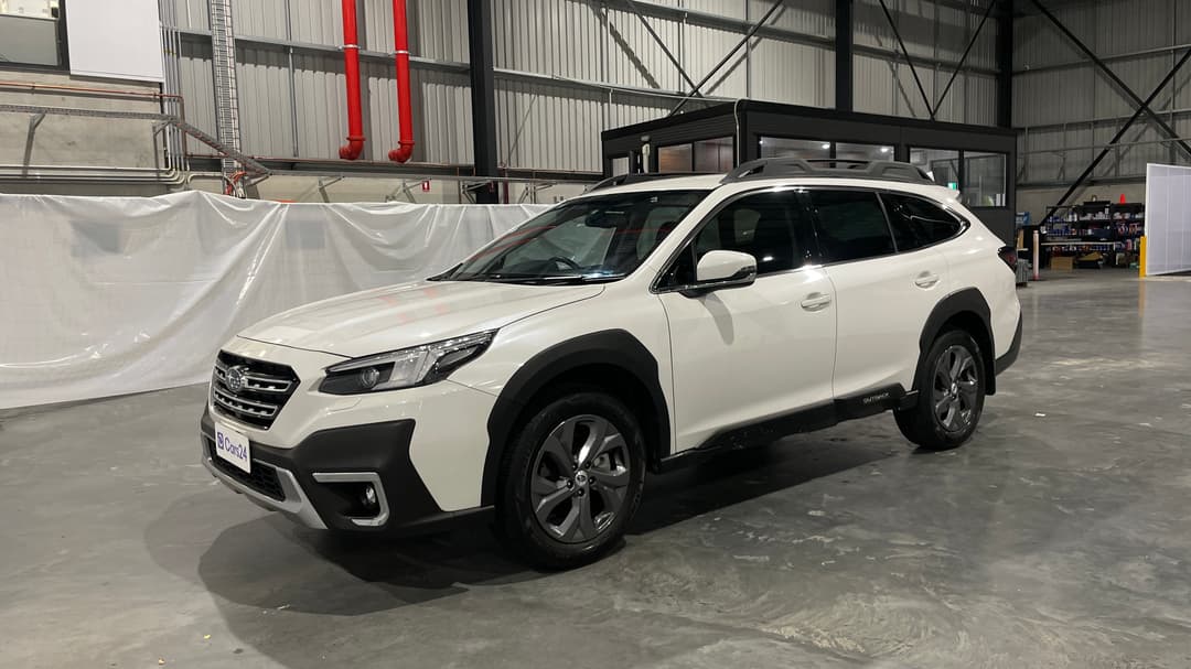 2021 Subaru Outback AWD, Automatic, 58213 km, Left Front Diagonal (45- Degree) View