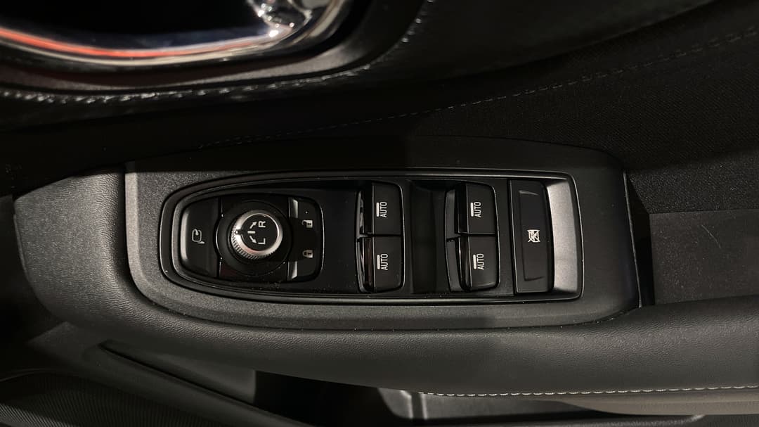 2021 Subaru Outback AWD, Automatic, 58213 km, Drivers Side Door Panel Controls