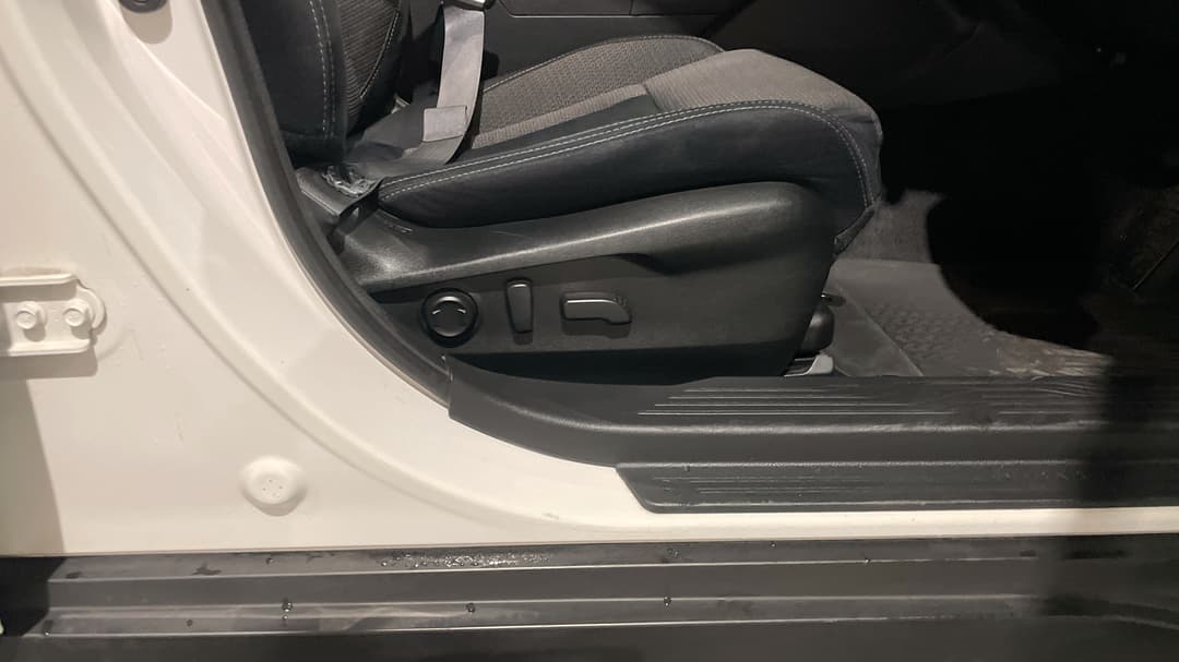 2021 Subaru Outback AWD, Automatic, 58213 km, Drivers Side Adjustment Panel