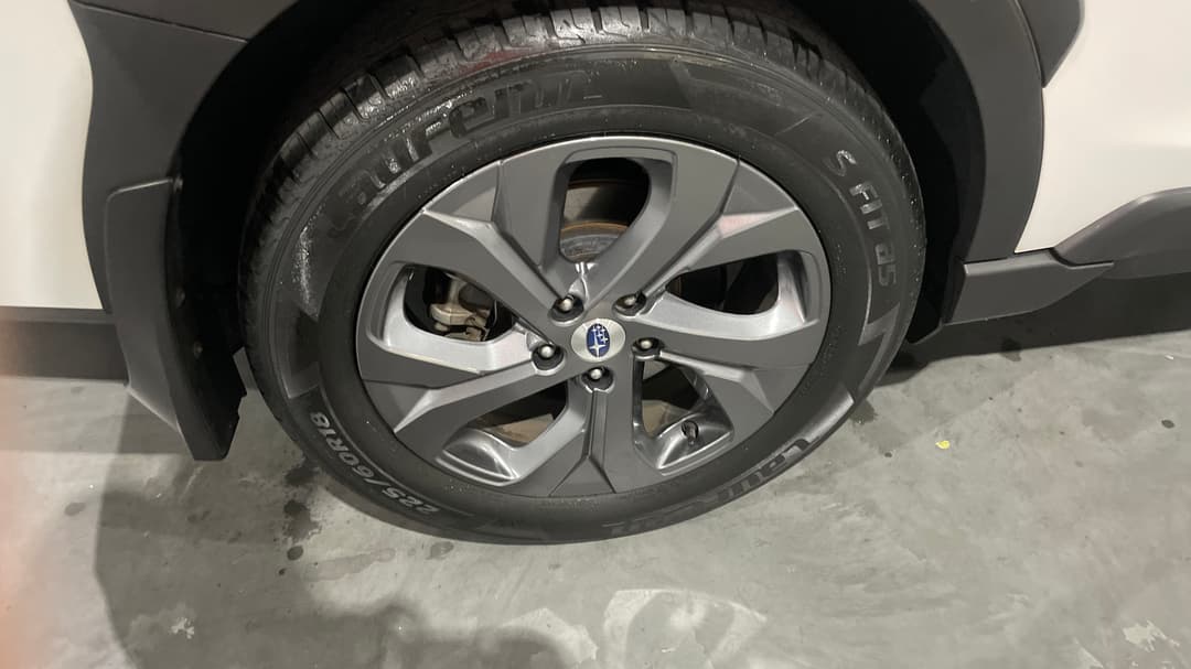 2021 Subaru Outback AWD, Automatic, 58213 km, Right Rear Wheel