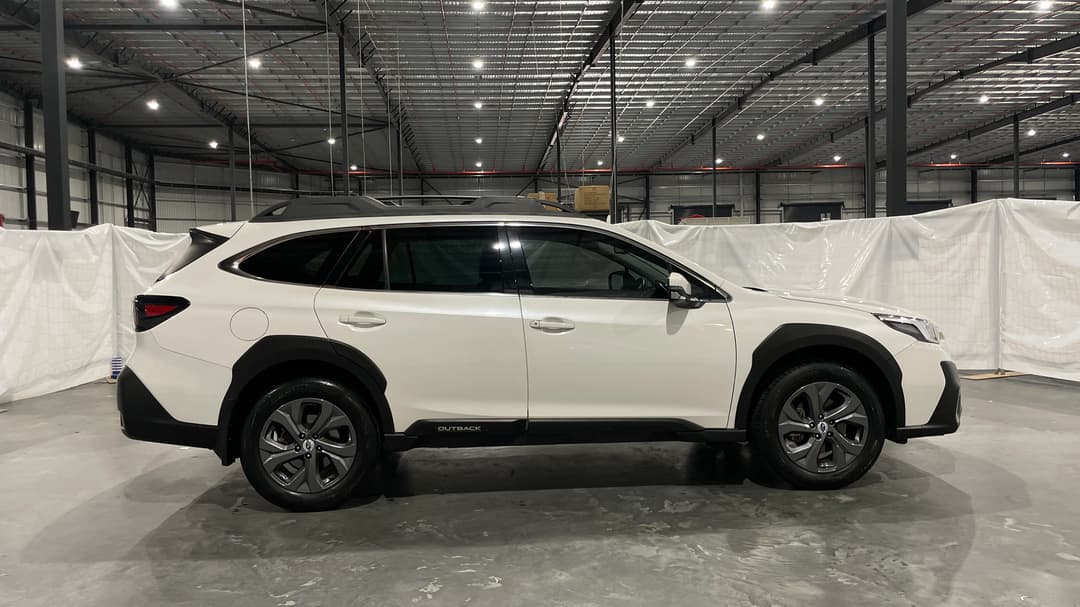 2021 Subaru Outback AWD, Automatic, 58213 km, Right Side View