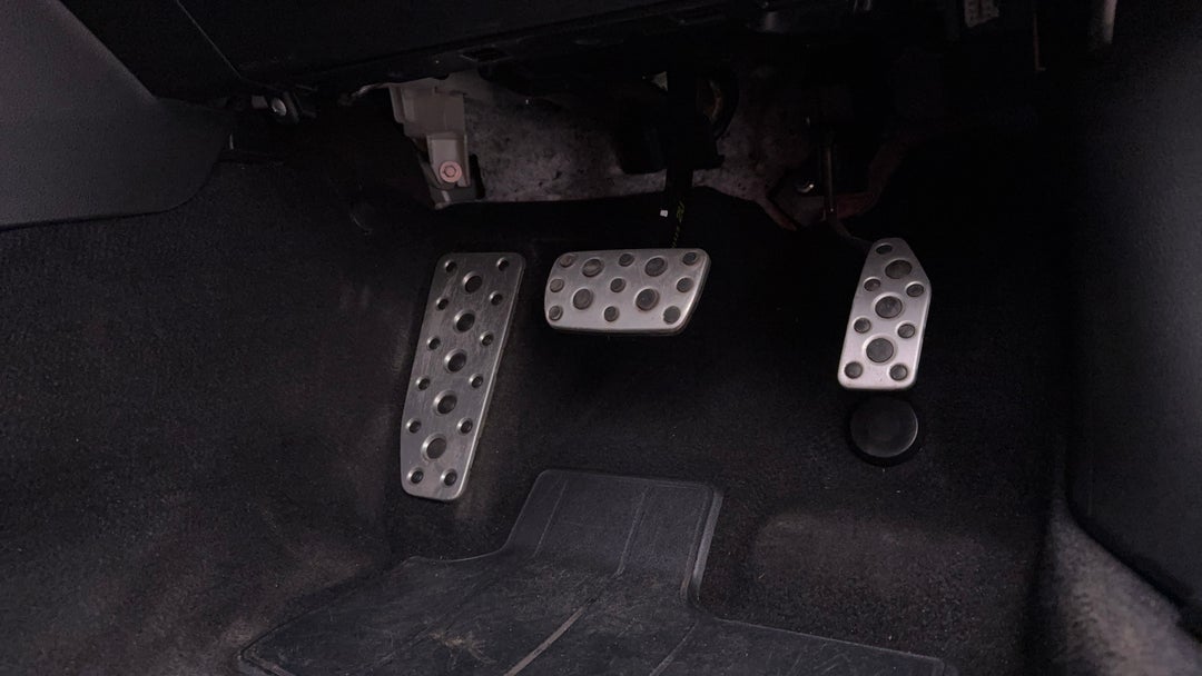 2020 Subaru Liberty 2.5i AWD, Automatic, 72220 km, Pedals and Footmat