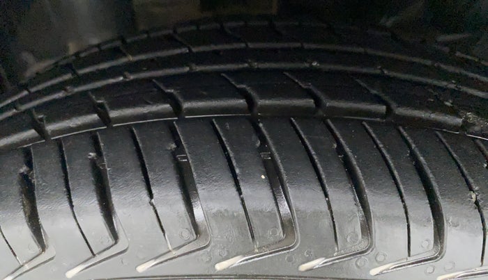 2018 Datsun Redi Go 1.0 T(O), Petrol, Manual, 16,682 km, Left Front Tyre Tread