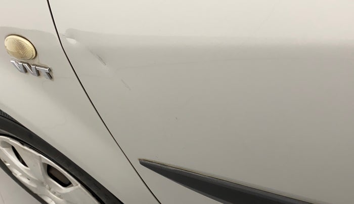 2014 Maruti Ritz VXI, Petrol, Manual, 68,467 km, Front passenger door - Slightly dented
