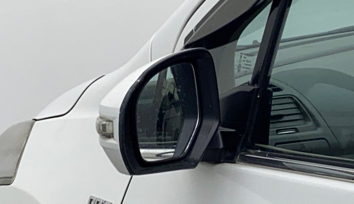2017 Maruti Ertiga ZDI PLUS SHVS, Diesel, Manual, 96,839 km, Left rear-view mirror - Indicator light has minor damage
