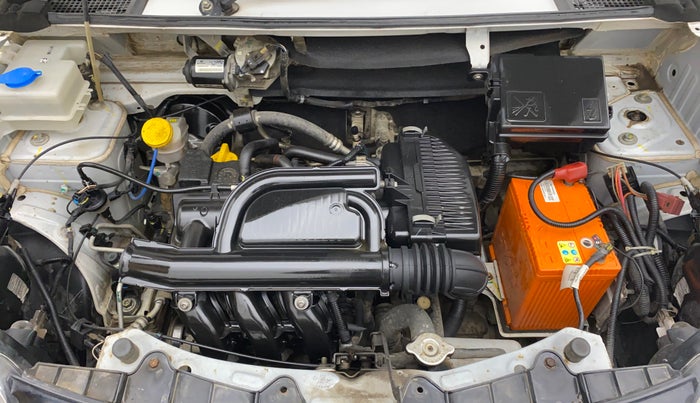 2018 Renault Kwid 1.0 RXT Opt, Petrol, Manual, 25,168 km, Engine Bonet View