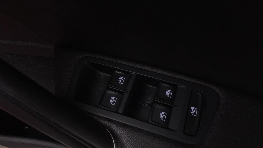 2016 Volkswagen Golf Alltrack 132 Tsi, Automatic, 122584 km, Drivers Side Door Panel Controls