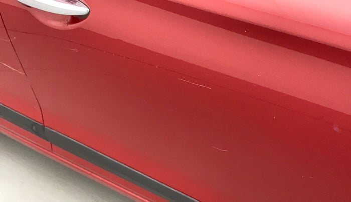 2016 Hyundai Elite i20 ASTA 1.2, Petrol, Manual, 17,389 km, Driver-side door - Minor scratches