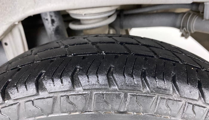 2017 Maruti Alto 800 LXI O, Petrol, Manual, 68,428 km, Left Rear Tyre Tread