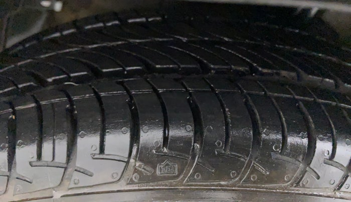 2018 Maruti Celerio VXI CNG OPT, CNG, Manual, 51,066 km, Right Front Tyre Tread