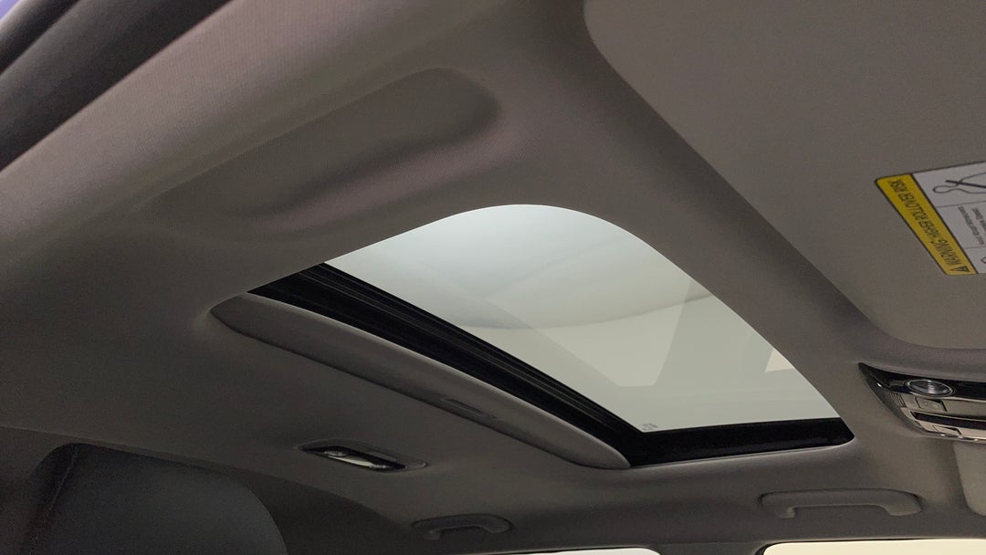 Interior Sunroof/Moonroof