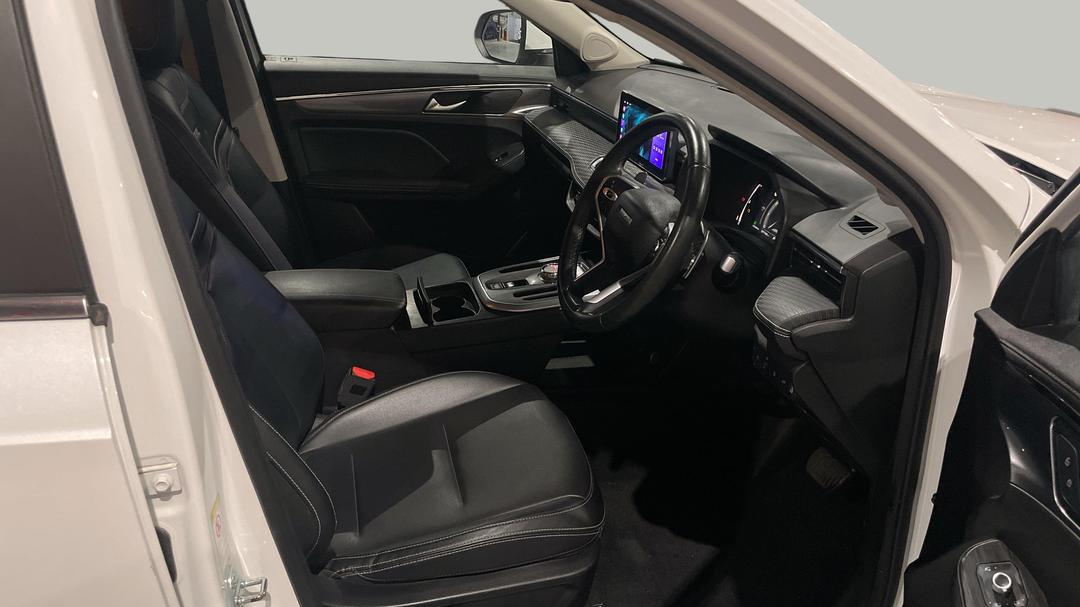 2022 GWM Haval Jolion Lux, Automatic, 57743 km, Right Side Front Door Cabin View