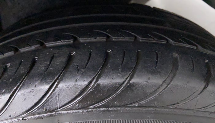 2012 Hyundai i20 ASTA 1.2 O WITH SUNROOF, Petrol, Manual, 38,603 km, Left Rear Tyre Tread