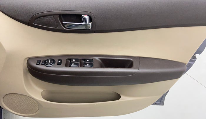 2012 Hyundai i20 ASTA 1.2 O WITH SUNROOF, Petrol, Manual, 38,603 km, Driver Side Door Panels Control