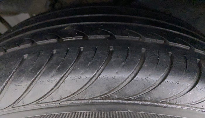 2012 Hyundai i20 ASTA 1.2 O WITH SUNROOF, Petrol, Manual, 38,603 km, Right Rear Tyre Tread