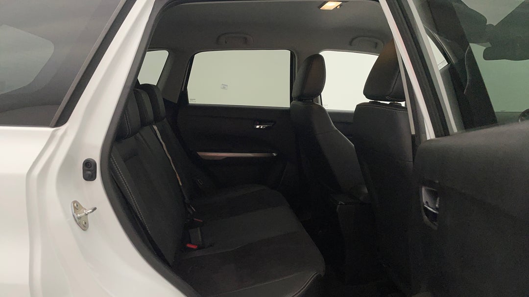 2022 Suzuki Vitara Turbo, Automatic, 59333 km, Right Side Rear Door Cabin View