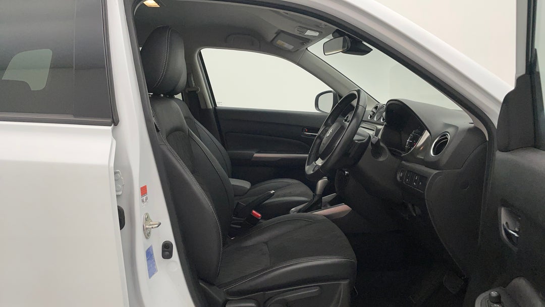 2022 Suzuki Vitara Turbo, Automatic, 59333 km, Right Side Front Door Cabin View