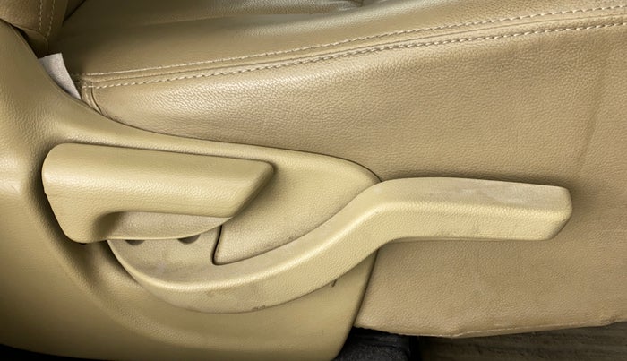 2016 Honda Amaze 1.2 SMT I VTEC, Petrol, Manual, 21,857 km, Driver Side Adjustment Panel