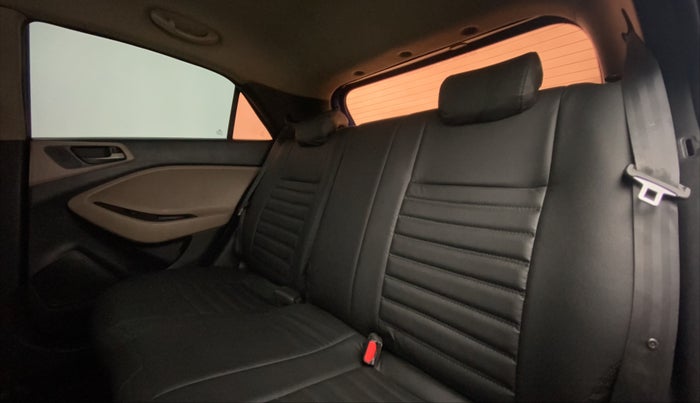 2016 Hyundai Elite i20 1.4 CRDI ASTA (O), Diesel, Manual, 87,378 km, Right Side Rear Door Cabin