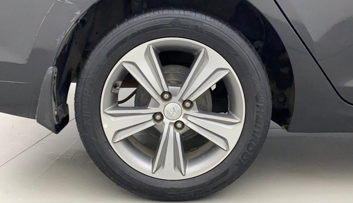 2018 Hyundai Verna 1.6 VTVT SX, Petrol, Manual, 63,026 km, Right Rear Wheel