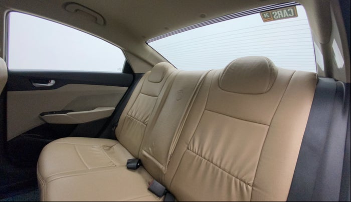 2018 Hyundai Verna 1.6 VTVT SX, Petrol, Manual, 63,026 km, Right Side Rear Door Cabin