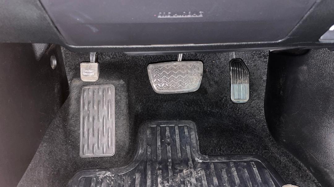 2019 Toyota Kluger Gxl (4x2), Automatic, 116151 km, Pedals and Footmat