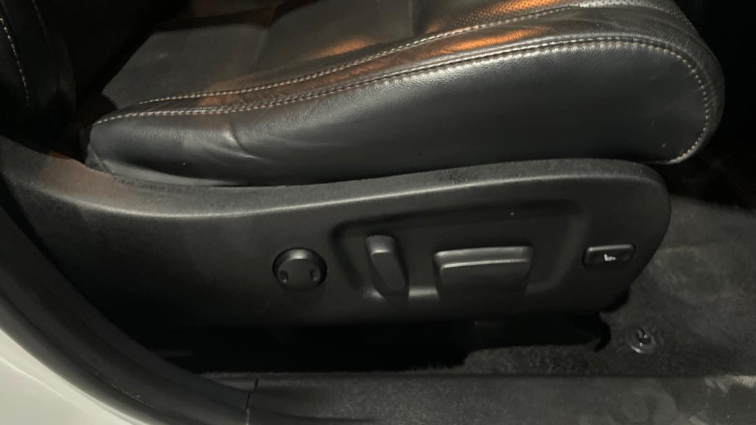 2019 Toyota Kluger Gxl (4x2), Automatic, 116151 km, Drivers Side Adjustment Panel