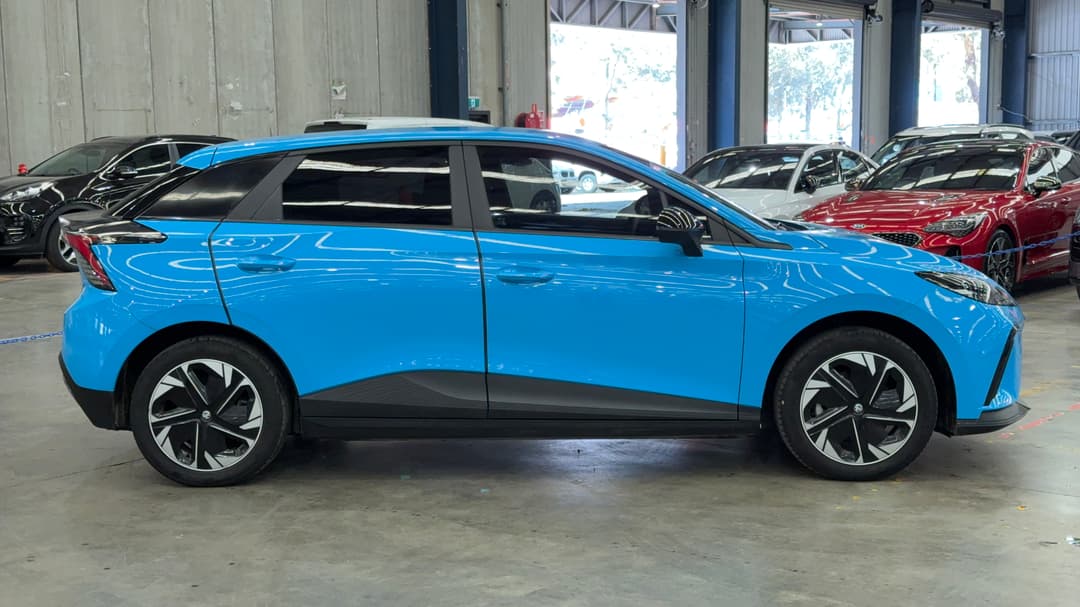 2024 MG Mg4 Excite 51 125kw, Automatic, 33390 km, Right Side View