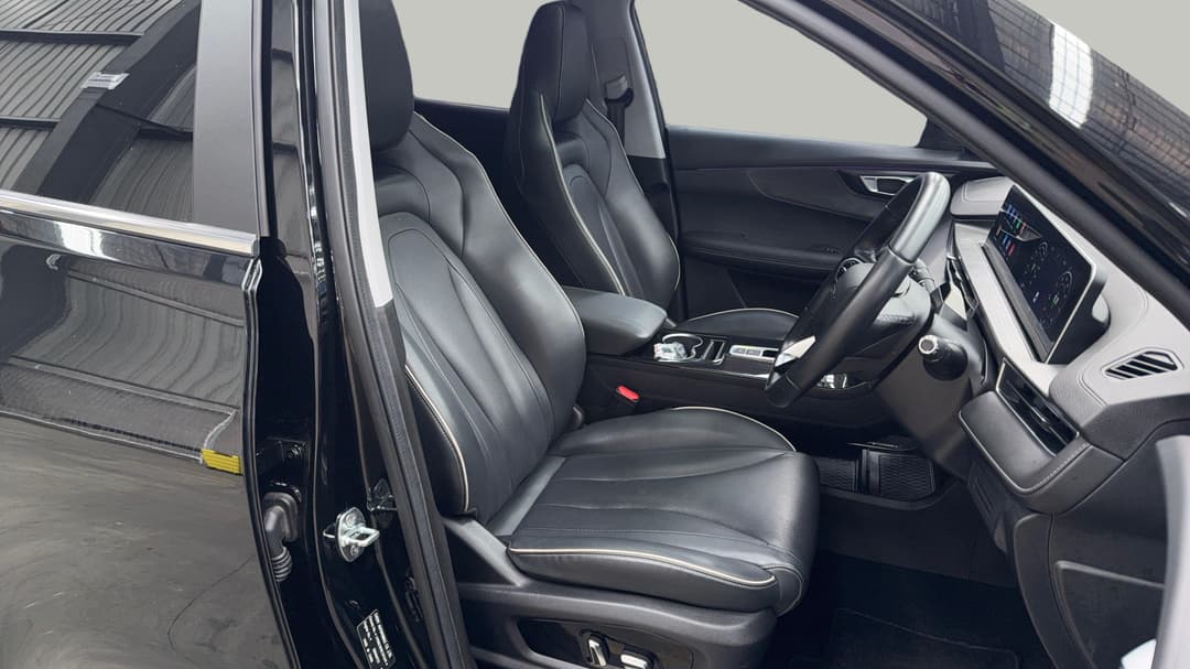 2024 Chery Tiggo 4 Pro Ultimate, Automatic, 22190 km, Right Side Front Door Cabin View