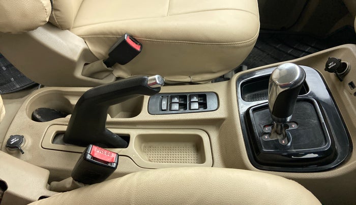 2015 Mahindra TUV300 T8 AT, Diesel, Automatic, 95,290 km, Gear Lever