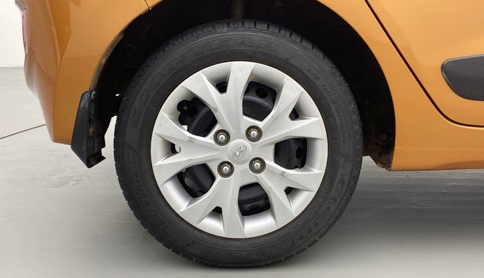 2016 Hyundai Grand i10 MAGNA 1.2 KAPPA VTVT, Petrol, Manual, 16,191 km, Right Rear Wheel