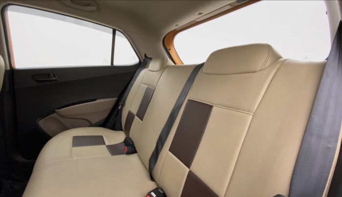 2016 Hyundai Grand i10 MAGNA 1.2 KAPPA VTVT, Petrol, Manual, 16,191 km, Right Side Rear Door Cabin