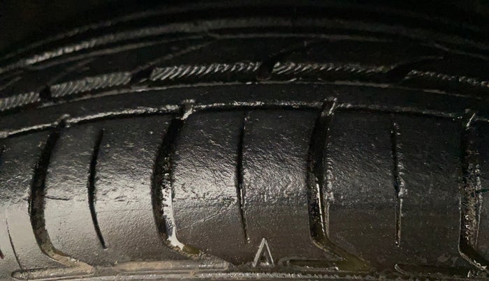 2011 Hyundai Santro Xing GLS, Petrol, Manual, 50,091 km, Right Front Tyre Tread
