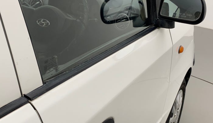 2011 Hyundai Santro Xing GLS, Petrol, Manual, 50,091 km, Driver-side door - Weather strip has minor damage