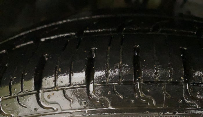 2016 Datsun Redi Go T (O), Petrol, Manual, 22,351 km, Right Front Tyre Tread