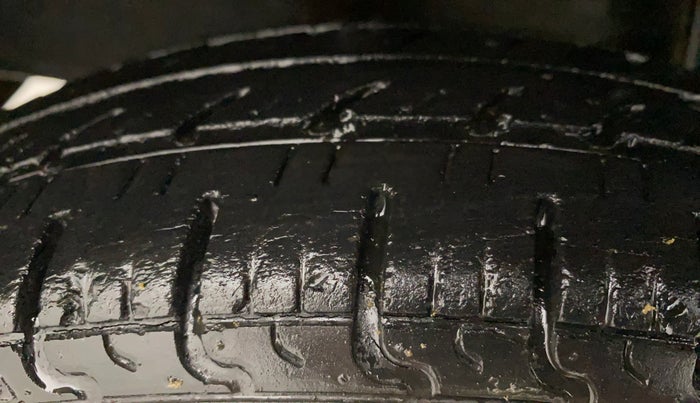 2016 Datsun Redi Go T (O), Petrol, Manual, 22,351 km, Right Rear Tyre Tread