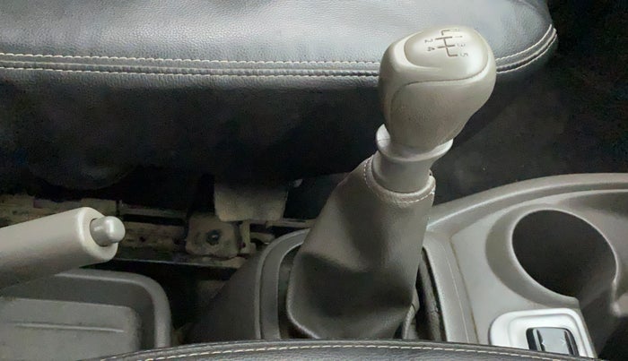 2016 Datsun Redi Go T (O), Petrol, Manual, 22,351 km, Gear Lever