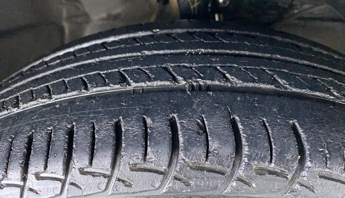 2016 Maruti Baleno SIGMA 1.2 K12, Petrol, Manual, 85,906 km, Right Front Tyre Tread