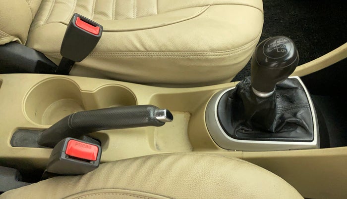 2014 Hyundai Verna FLUIDIC 1.4 VTVT, Petrol, Manual, 1,11,033 km, Gear Lever