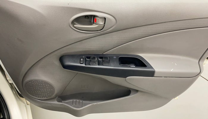 2011 Toyota Etios G, Petrol, Manual, 75,766 km, Driver Side Door Panels Control