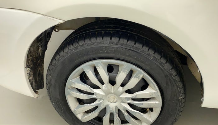 2011 Toyota Etios G, Petrol, Manual, 75,766 km, Left fender - Lining loose