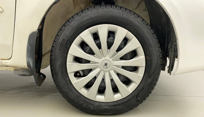 2011 Toyota Etios G, Petrol, Manual, 75,766 km, Right Front Wheel