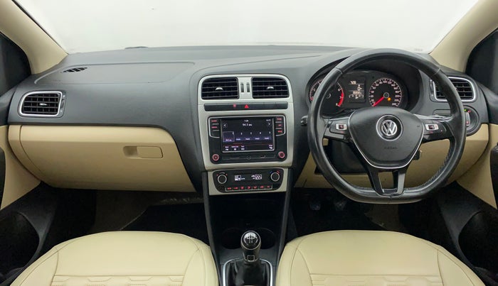 2017 Volkswagen Polo HIGHLINE1.2L, Petrol, Manual, 35,932 km, Dashboard