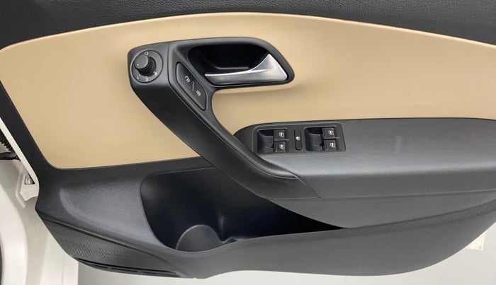 2017 Volkswagen Polo HIGHLINE1.2L, Petrol, Manual, 35,932 km, Driver Side Door Panels Control