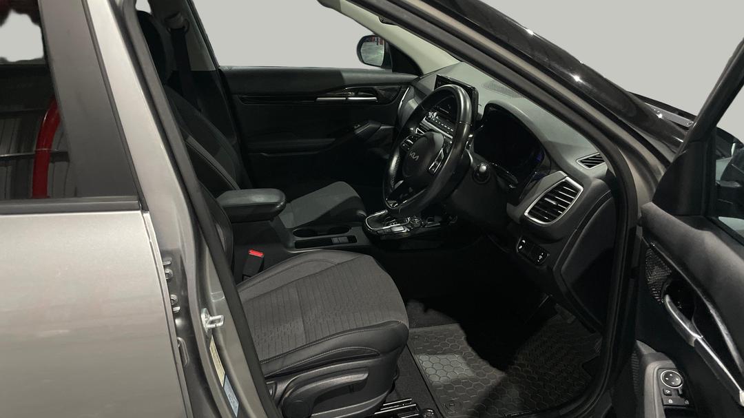 2022 Kia Seltos Sport+ (FWD), Automatic, 60272 km, Right Side Front Door Cabin View