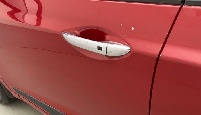 2014 Hyundai Xcent SX 1.2 (O), CNG, Manual, 80,125 km, Front passenger door - Minor scratches